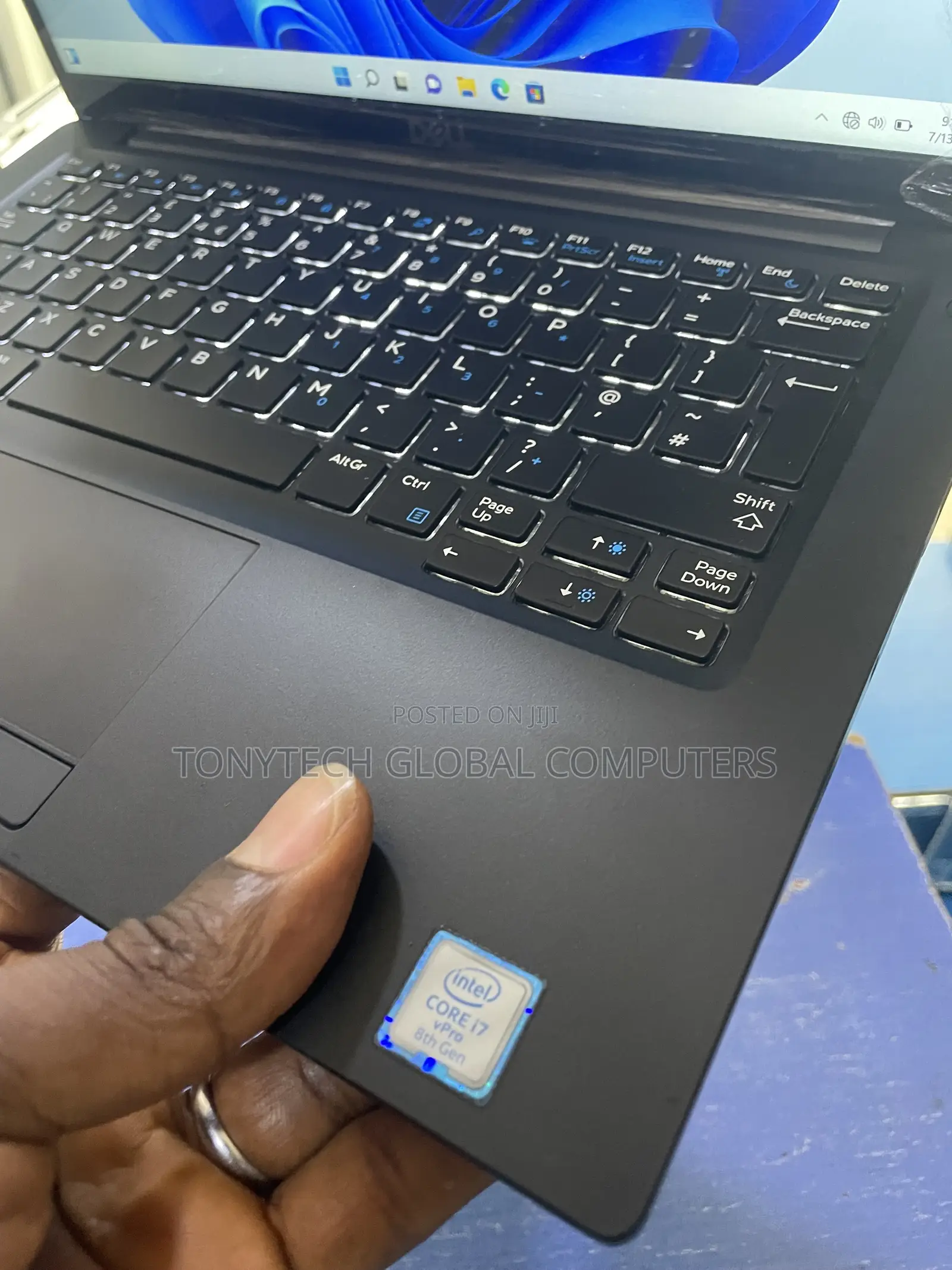 Laptop Dell Latitude 7390 16GB Intel Core Ultra 7 SSD 256GB
