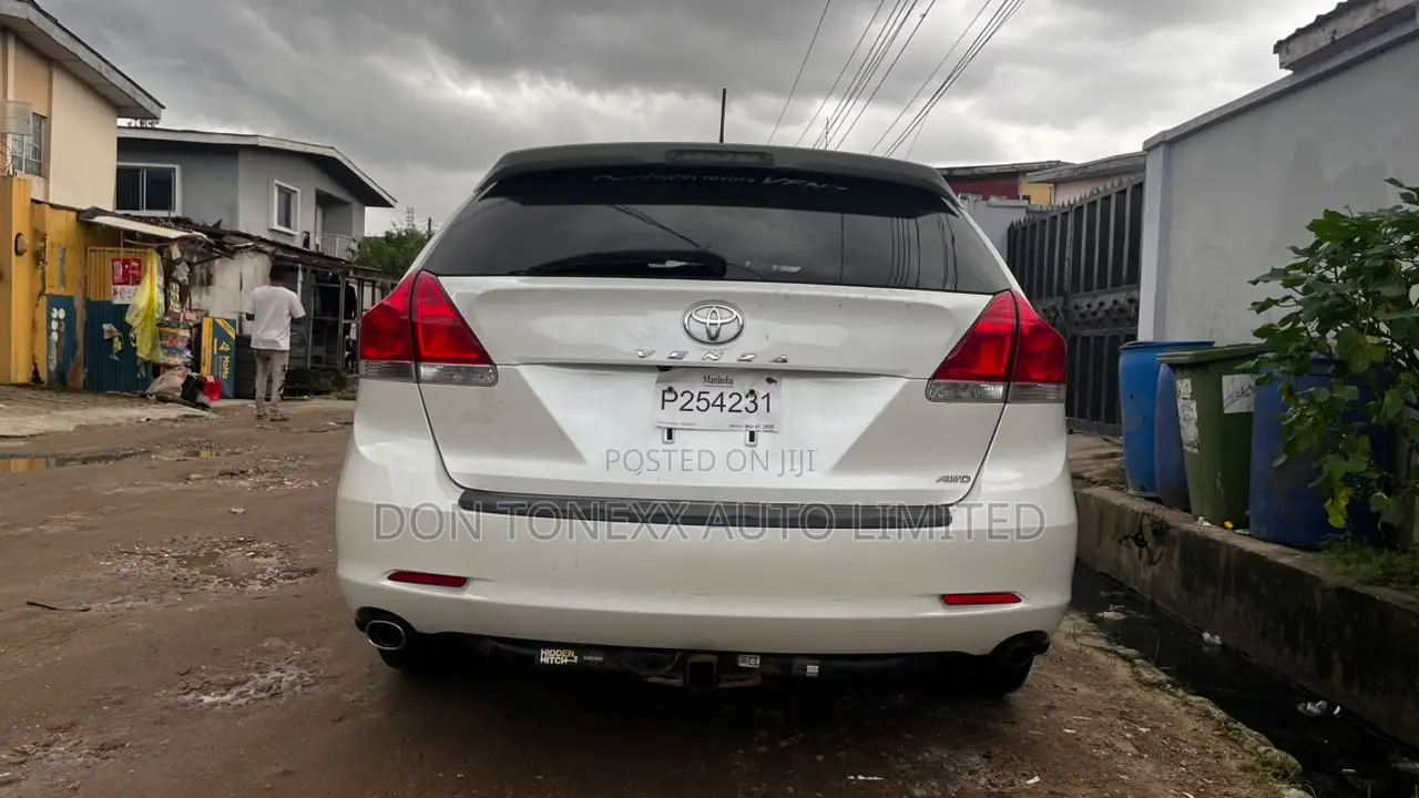Toyota Venza V6 AWD 2011 White