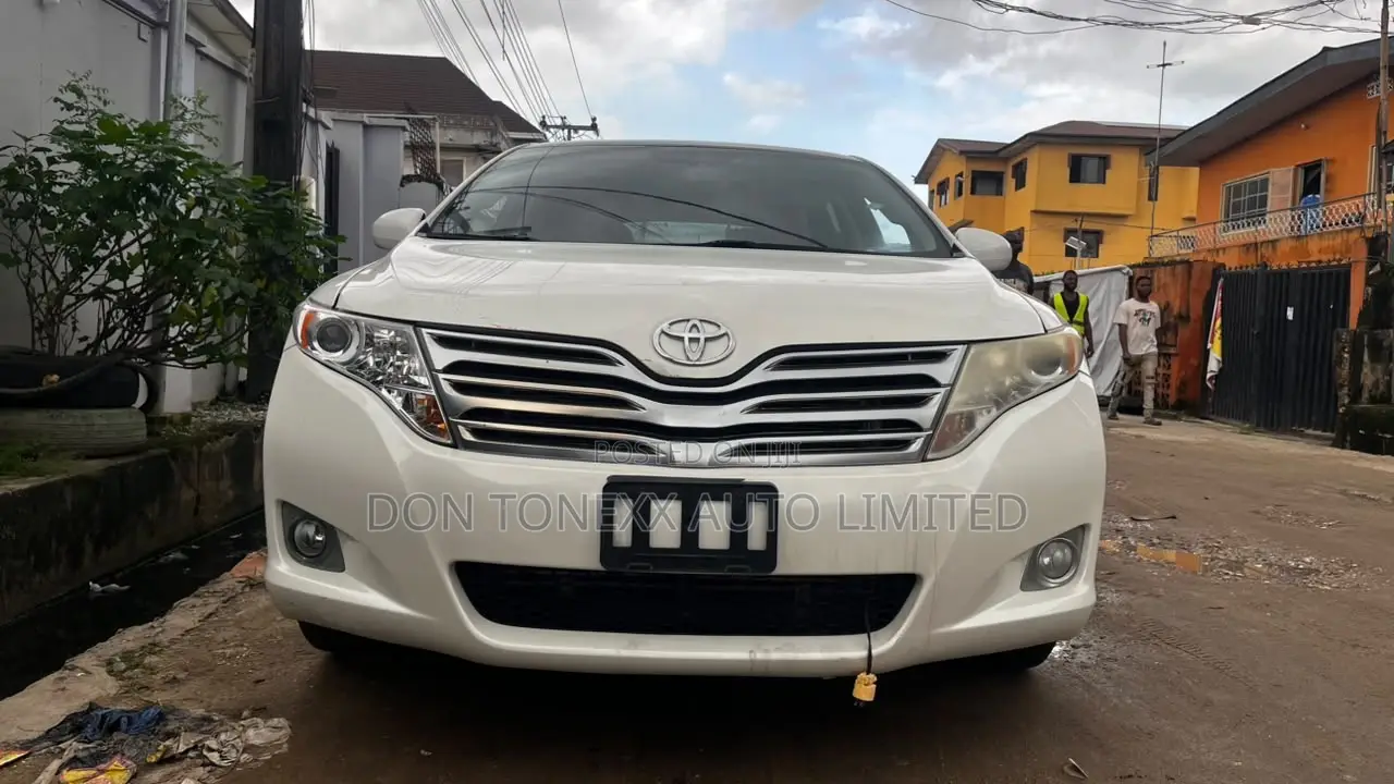 Toyota Venza V6 AWD 2011 White