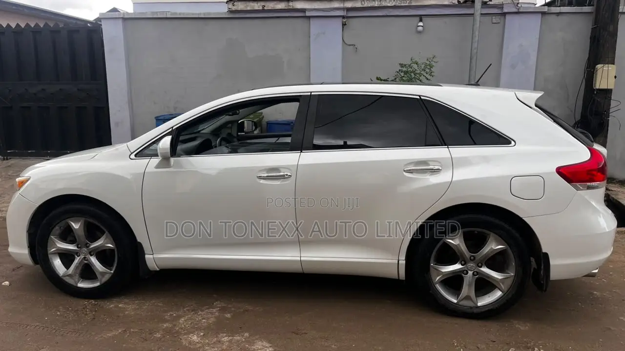 Toyota Venza V6 AWD 2011 White