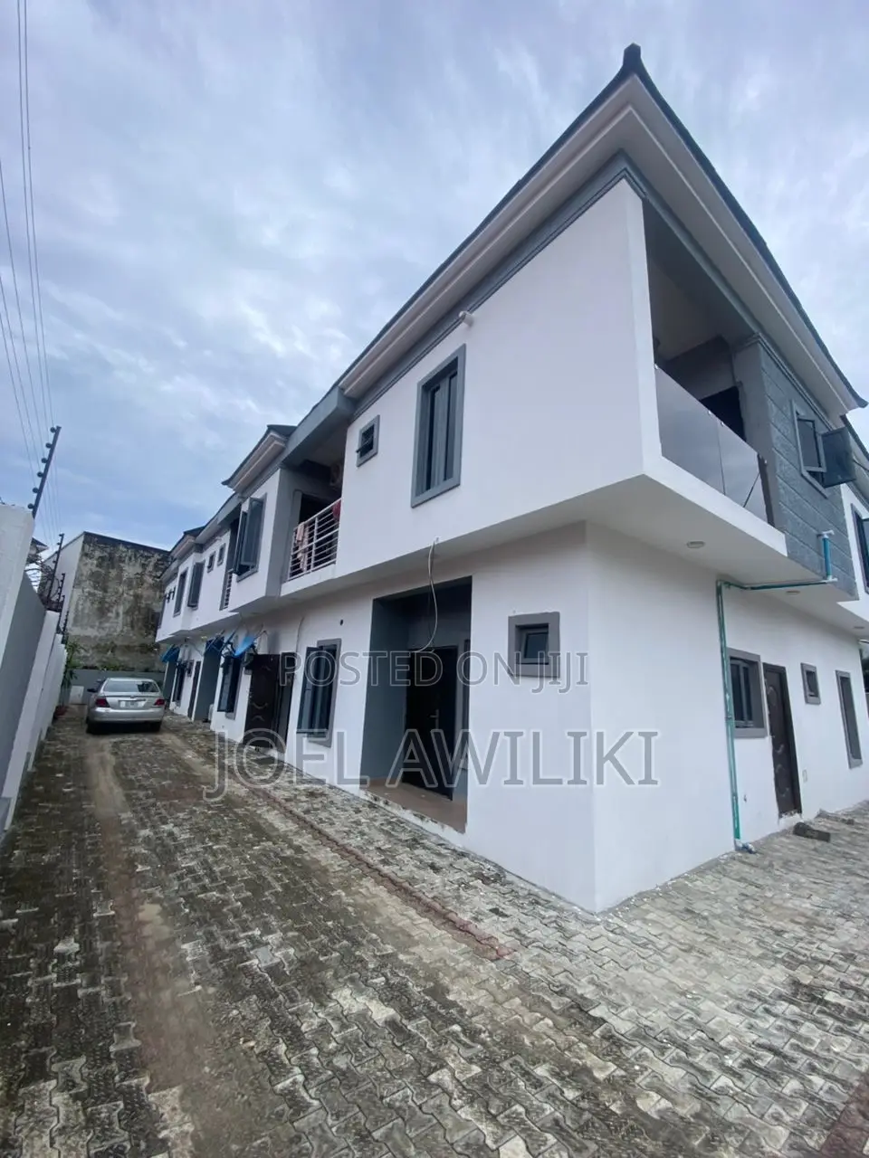 12bdrm Block of Flats in Fara Park Estate, Ajah for sale