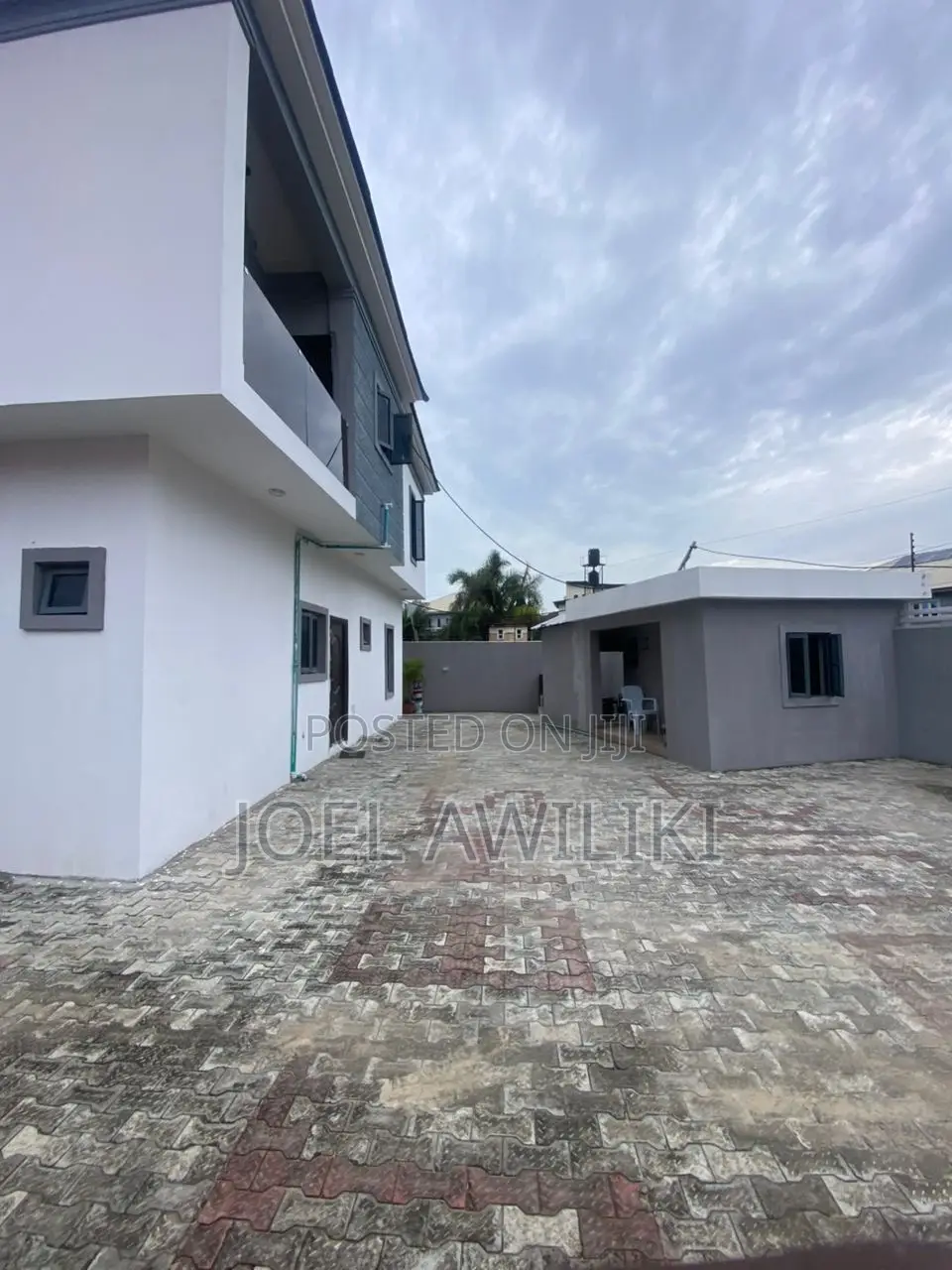 12bdrm Block of Flats in Fara Park Estate, Ajah for sale
