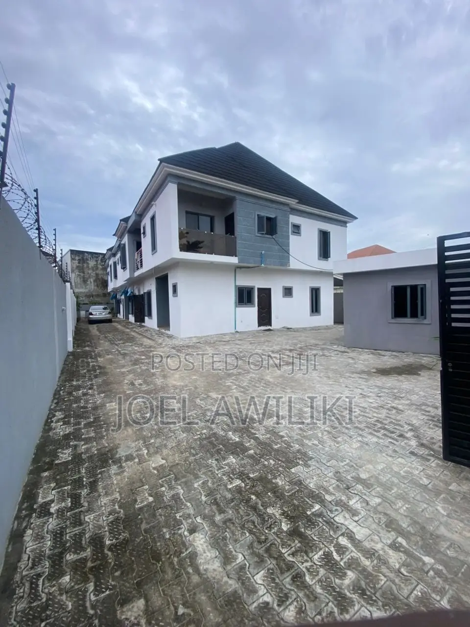 12bdrm Block of Flats in Fara Park Estate, Ajah for sale