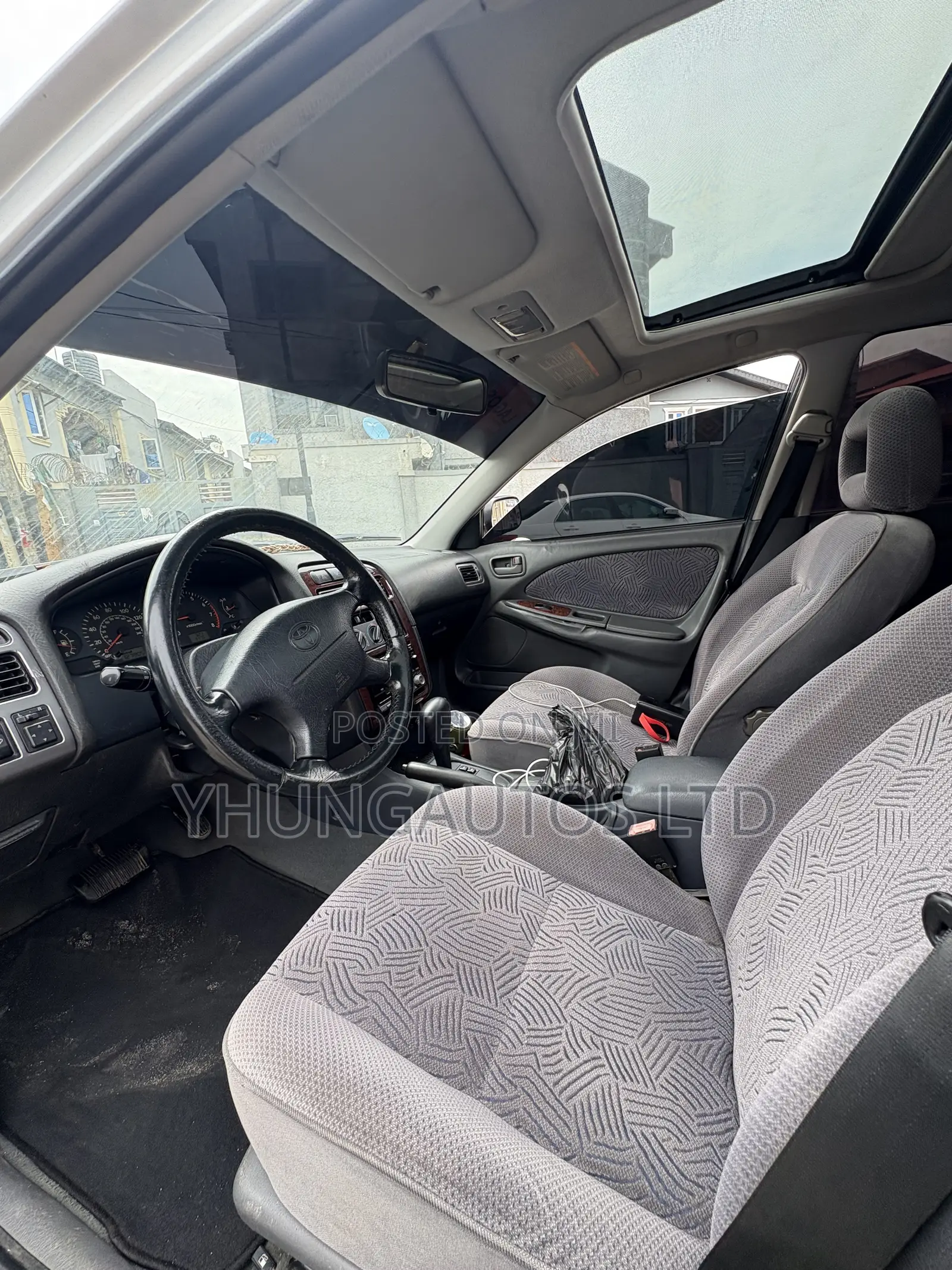 Toyota Avensis 2.0 Sedan Automatic 2003 Silver