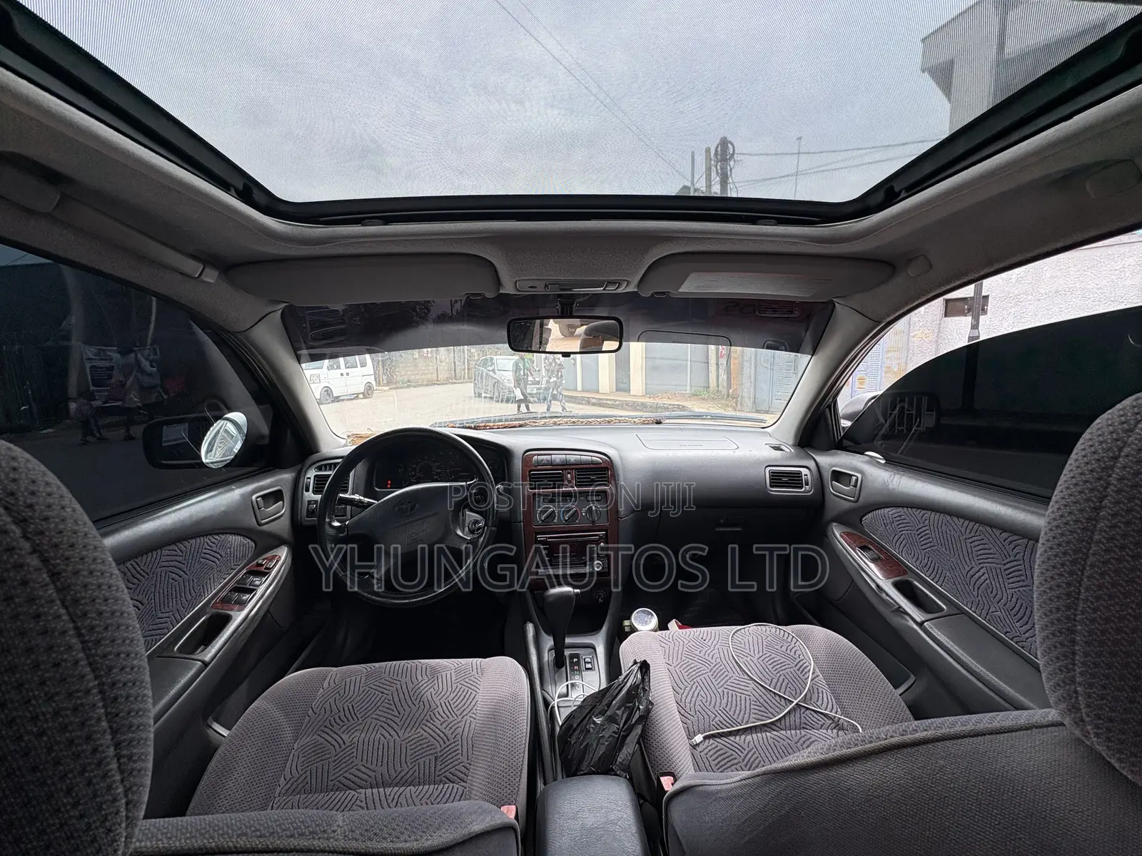 Toyota Avensis 2.0 Sedan Automatic 2003 Silver