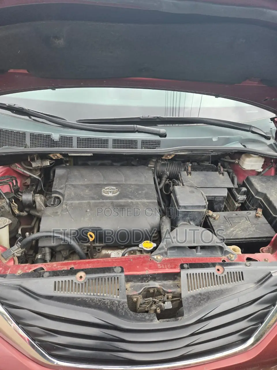 Toyota Sienna 2012 Red