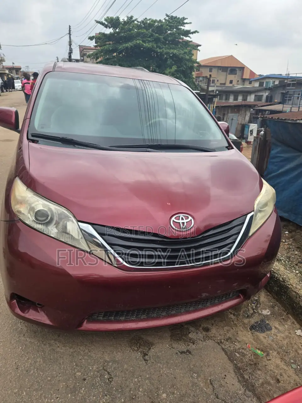 Toyota Sienna 2012 Red