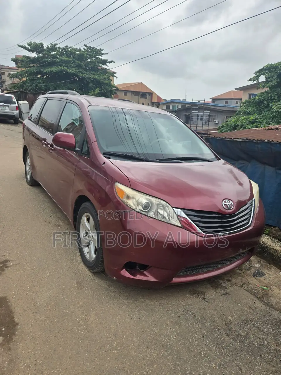 Toyota Sienna 2012 Red