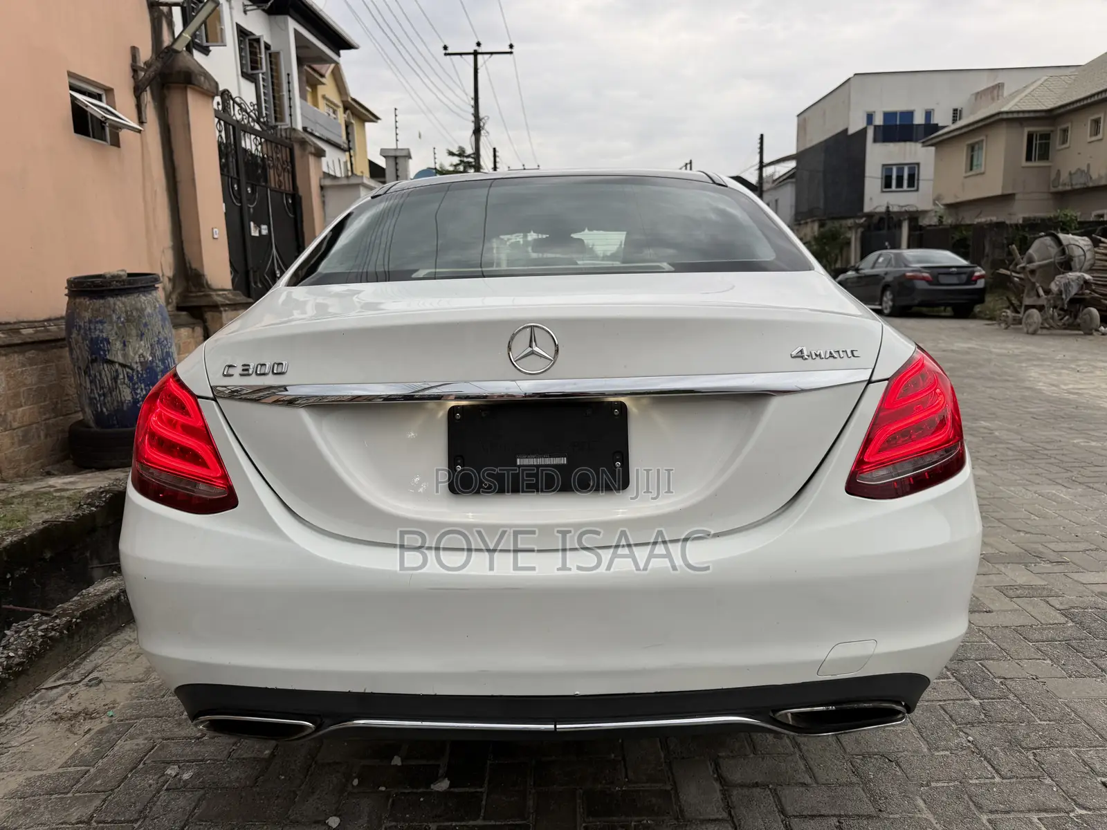 Mercedes-Benz C300 Luxury 4dr AWD 4Matic Sedan (2.0L 4cyl 7A) 2015
