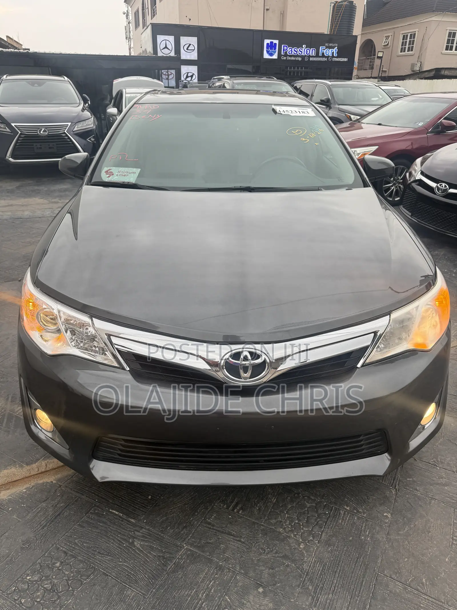 Toyota Camry XLE 4dr Sedan (2.5L 4cyl 6A) 2014 Gray