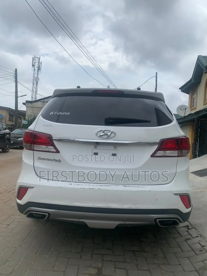 Hyundai Santa Fe 2017 White