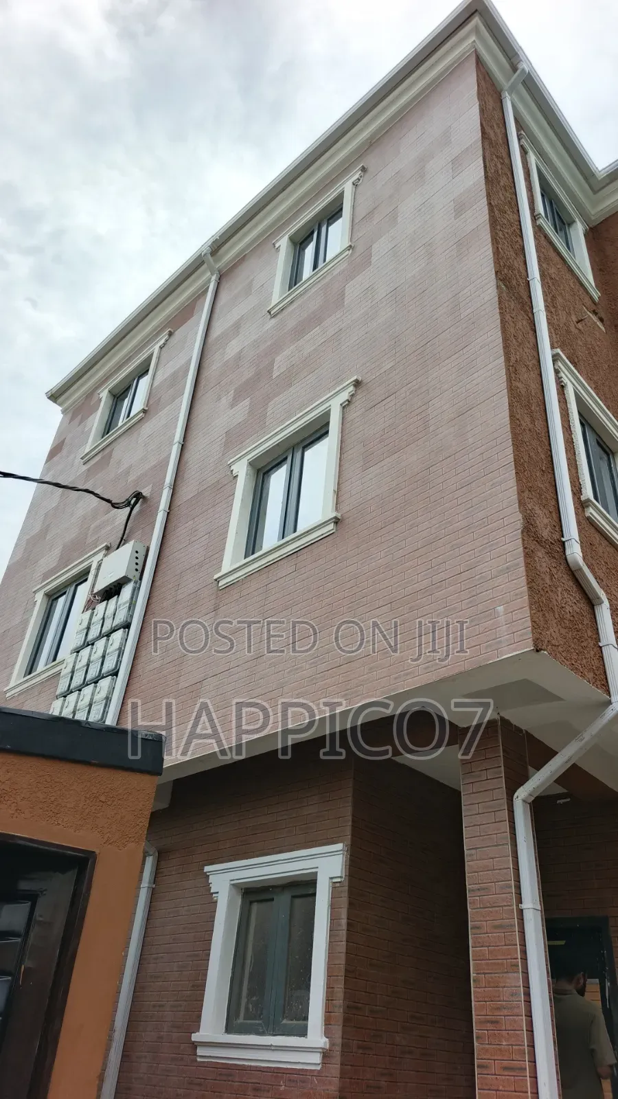 Mini Flat in Iwaya for rent