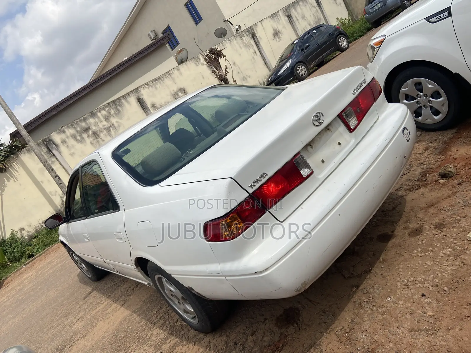 Toyota Camry CE 4dr Sedan (2.2L 4cyl 4A) 2000 White