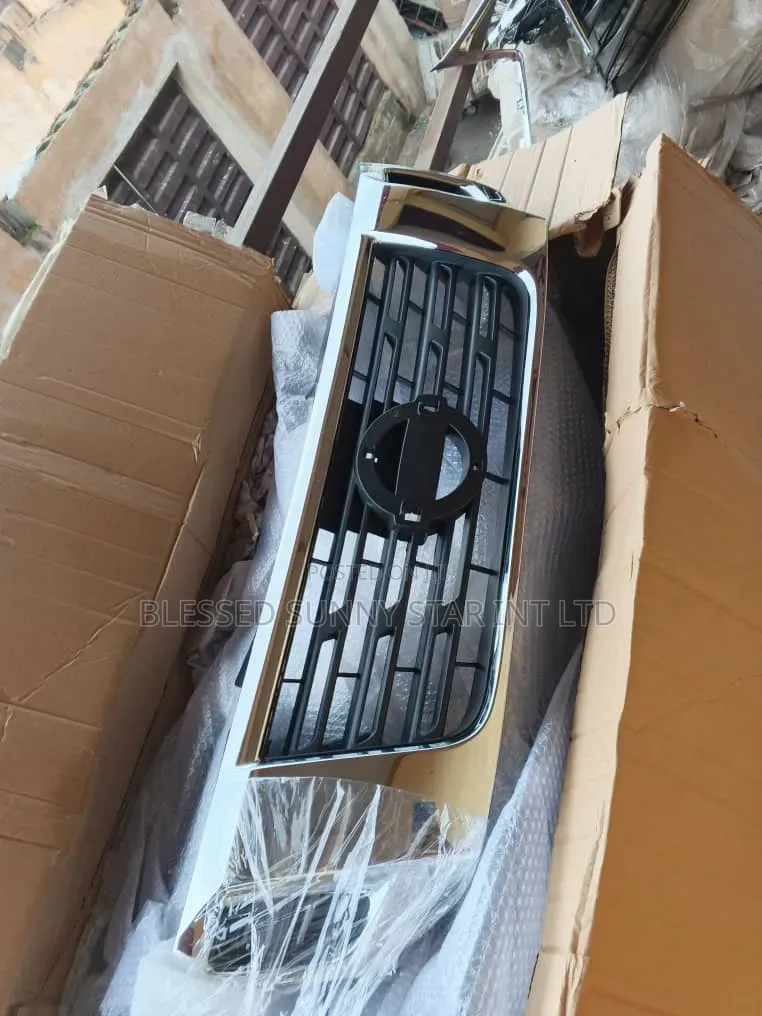 Front Grill Nissan Navara 015