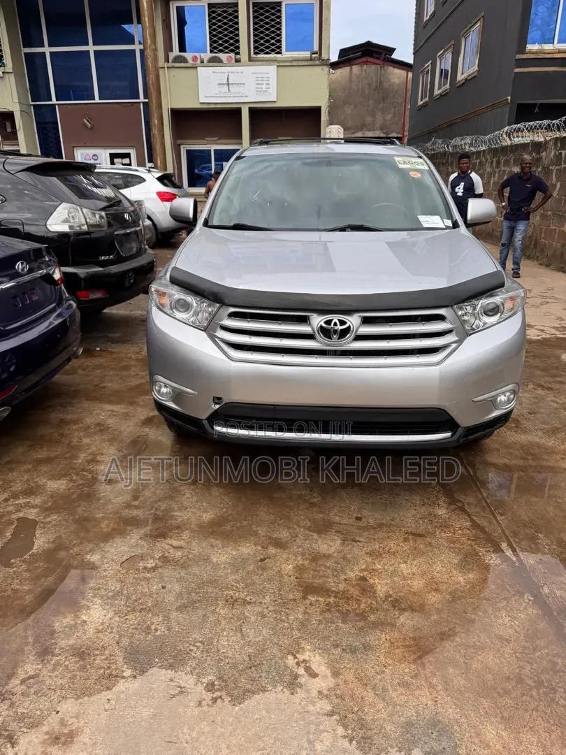 Toyota Highlander 2011 Silver