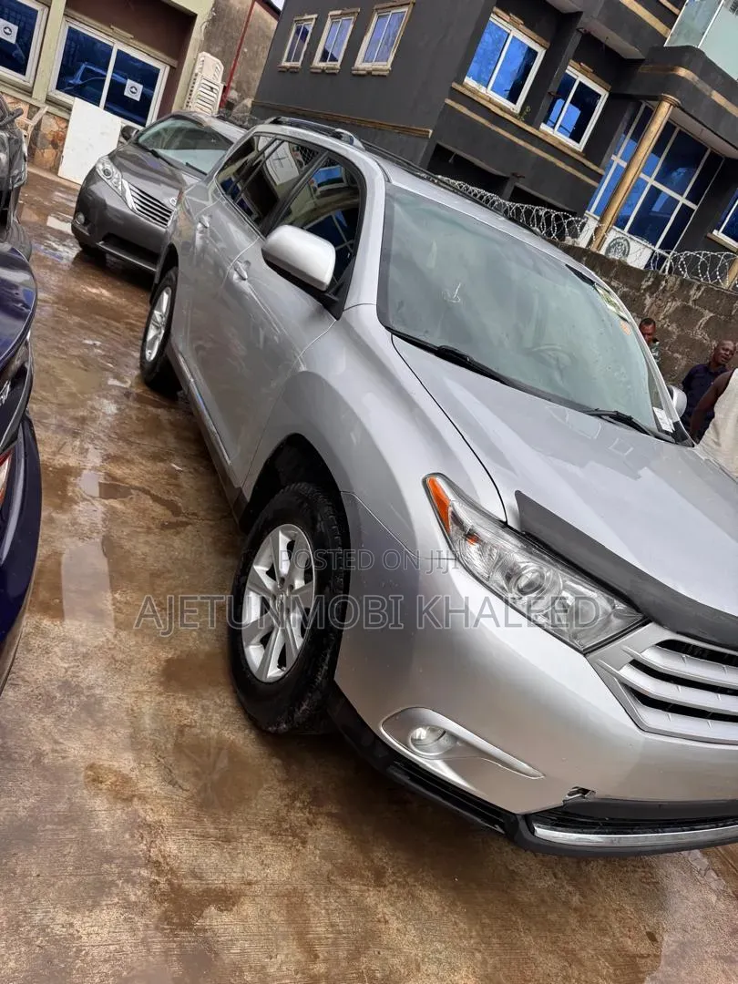 Toyota Highlander 2011 Silver