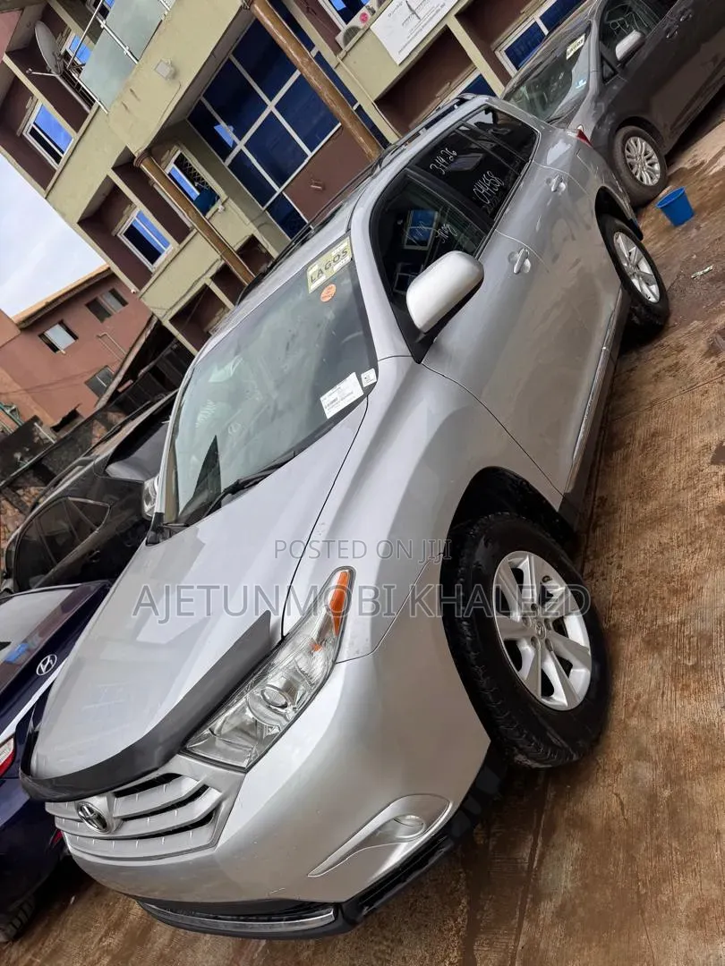 Toyota Highlander 2011 Silver