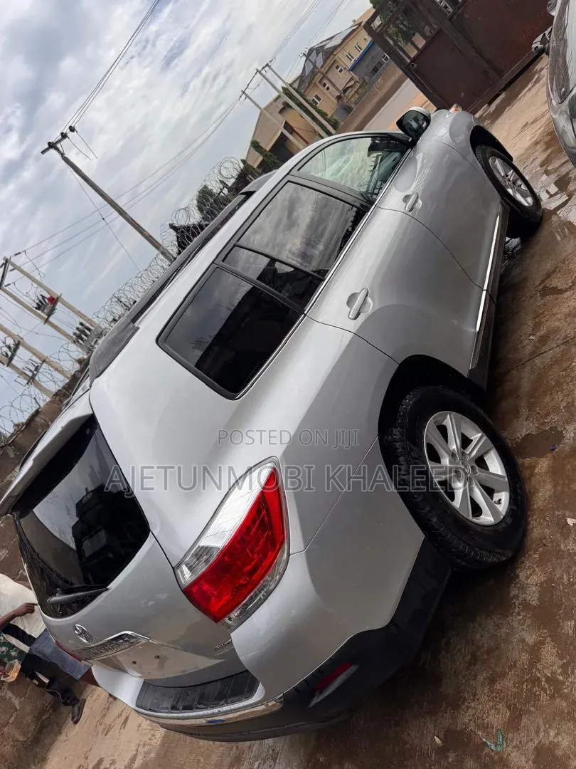 Toyota Highlander 2011 Silver