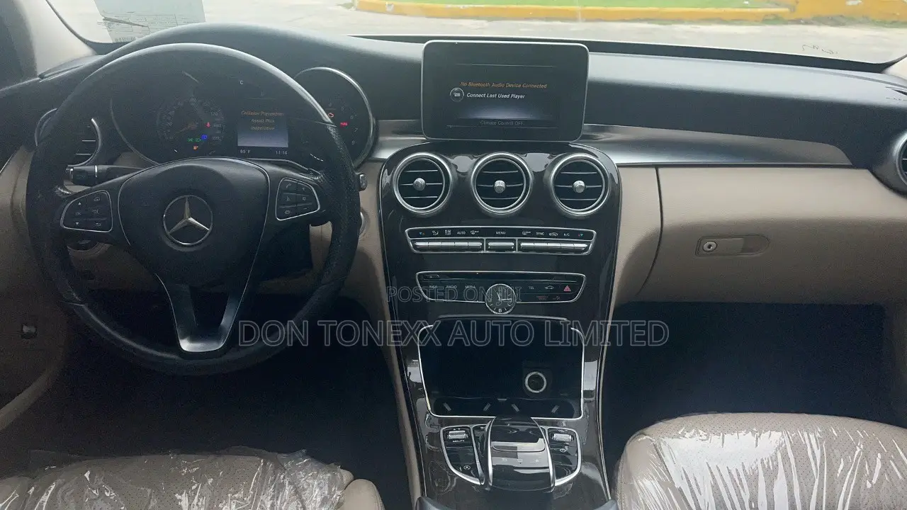 Mercedes-Benz C300 Luxury 4dr AWD 4Matic Sedan (2.0L 4cyl 7A) 2015