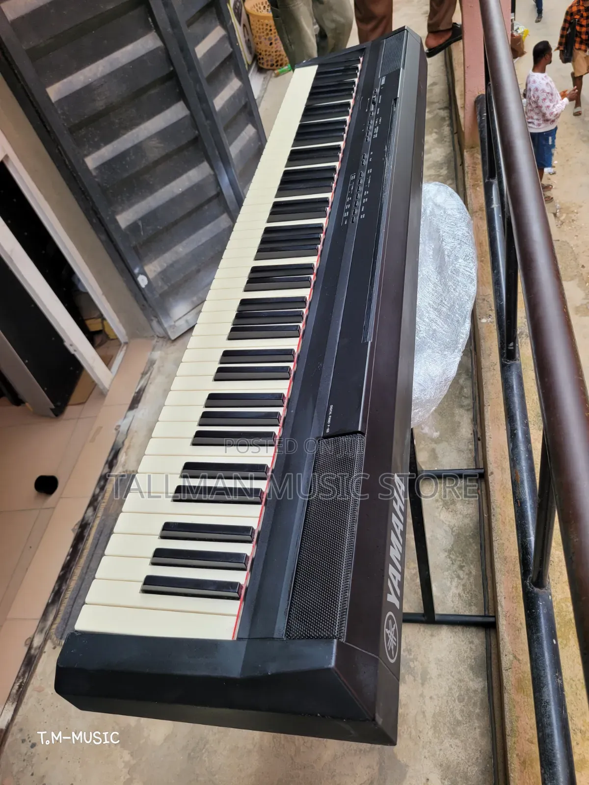 Yamaha P105 Piano