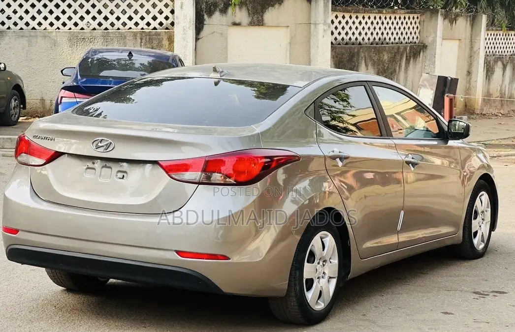 Hyundai Elantra 2015 Brown
