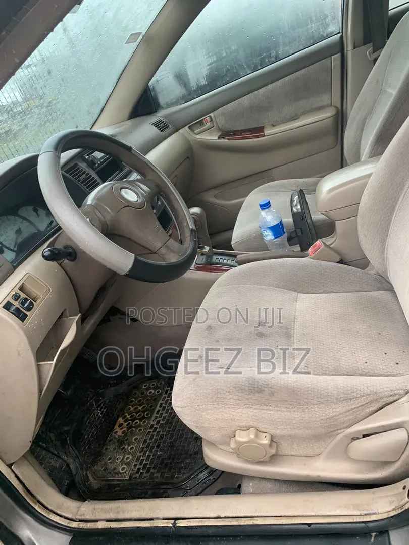 Toyota Corolla 2004 Gray