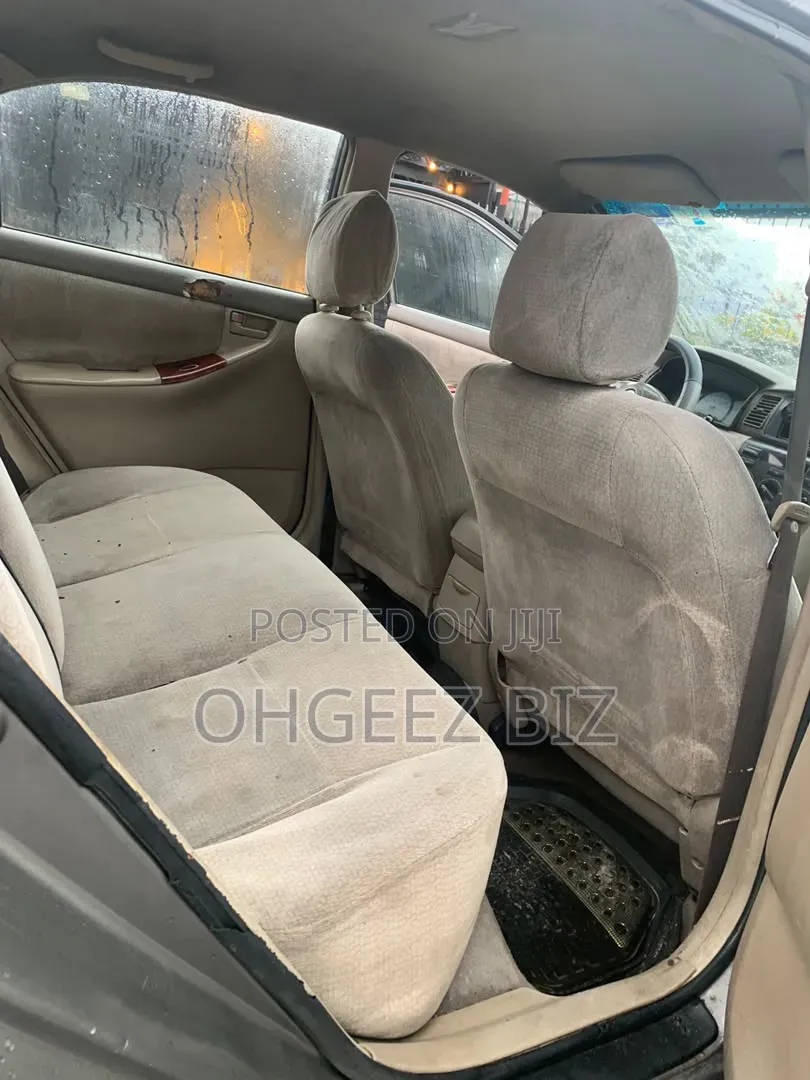 Toyota Corolla 2004 Gray