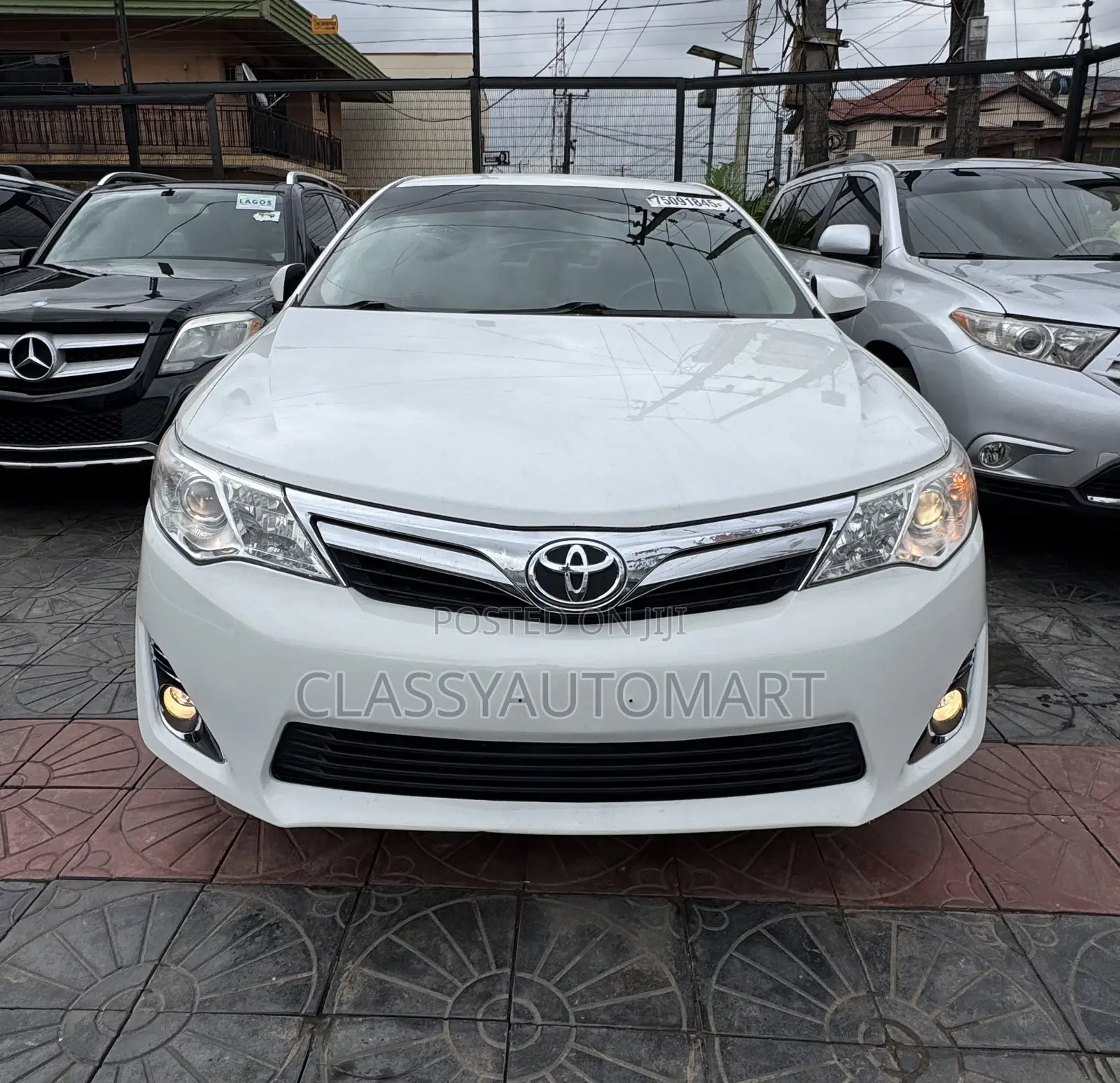 Toyota Camry LE 4dr Sedan (2.5L 4cyl 6A) 2013 White