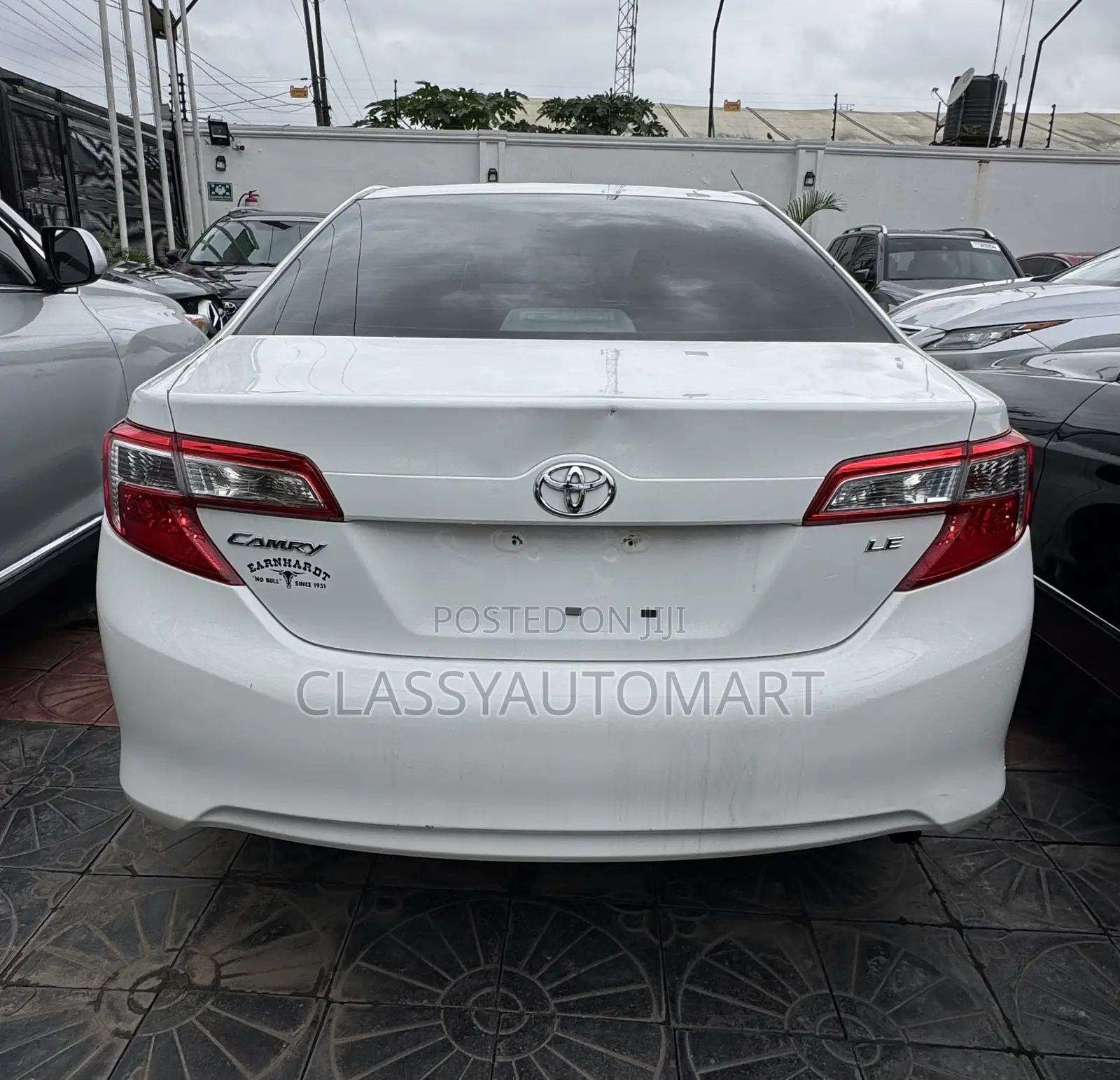 Toyota Camry LE 4dr Sedan (2.5L 4cyl 6A) 2013 White