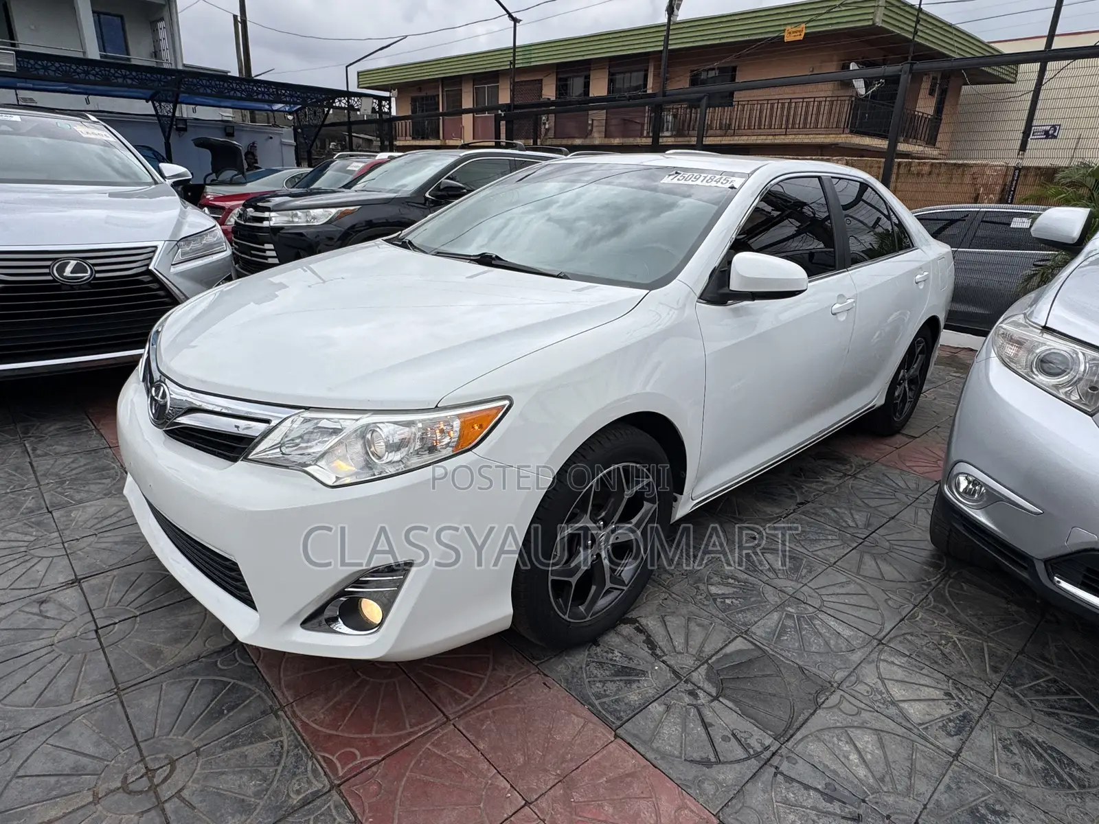 Toyota Camry LE 4dr Sedan (2.5L 4cyl 6A) 2013 White