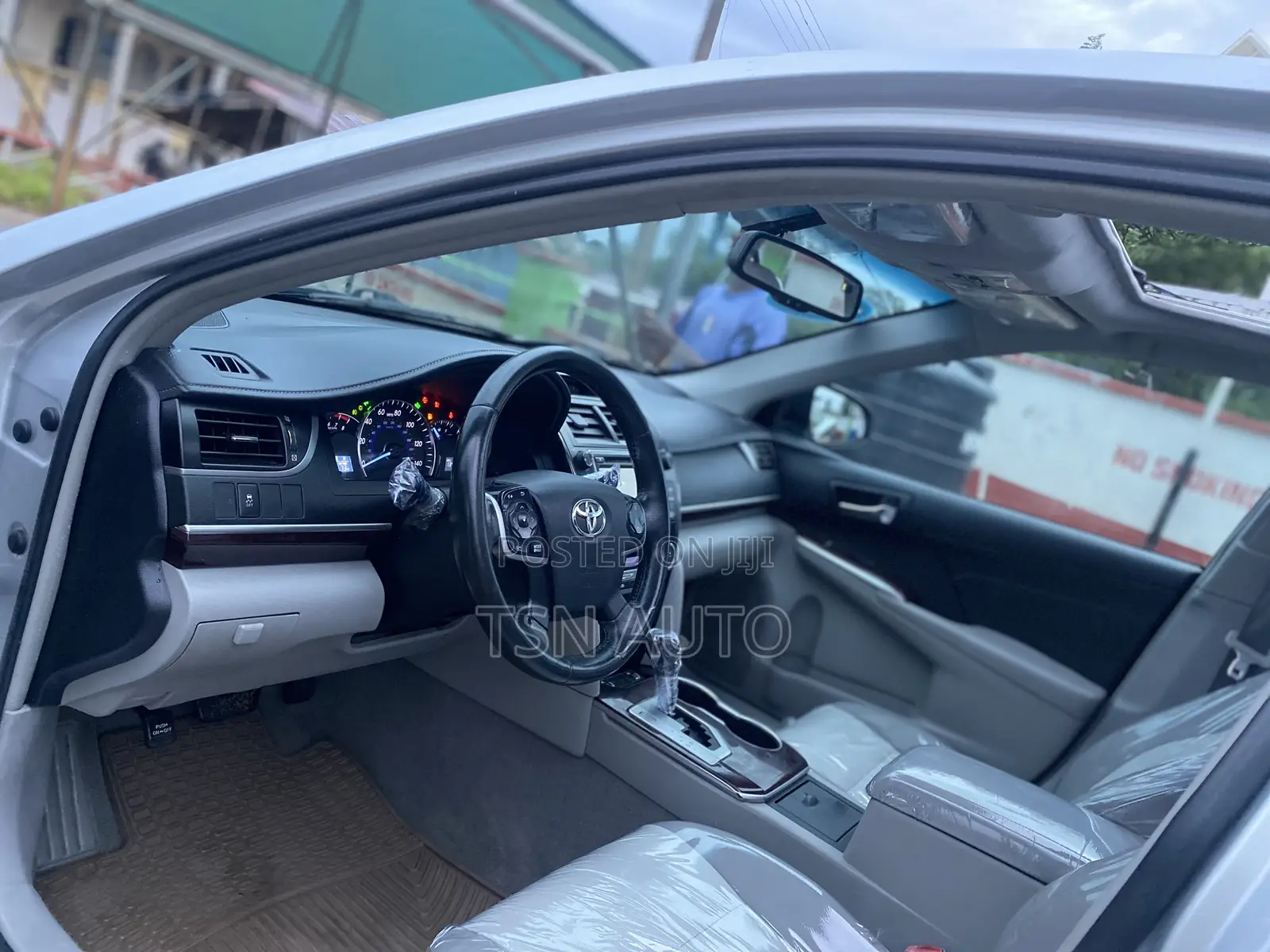Toyota Camry XLE 4dr Sedan (3.5L 6cyl 6A) 2014 Silver