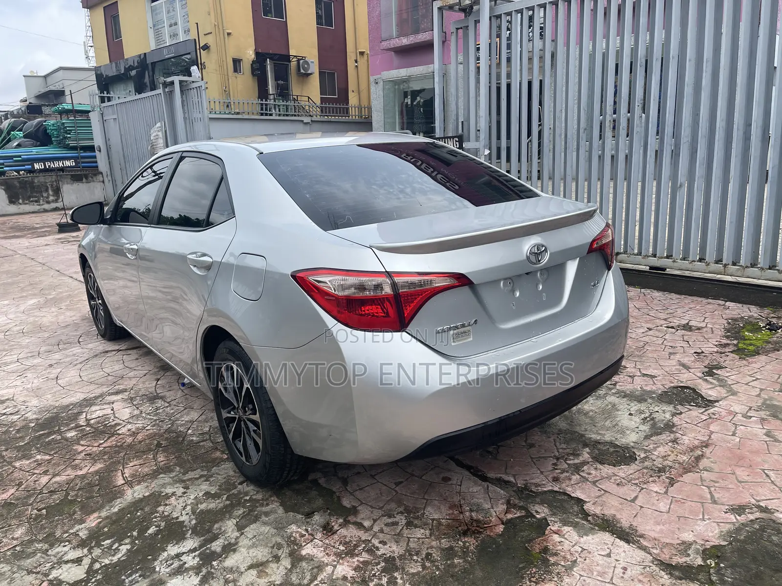Toyota Corolla SE (1.8L 4cyl 2A) 2018 Silver