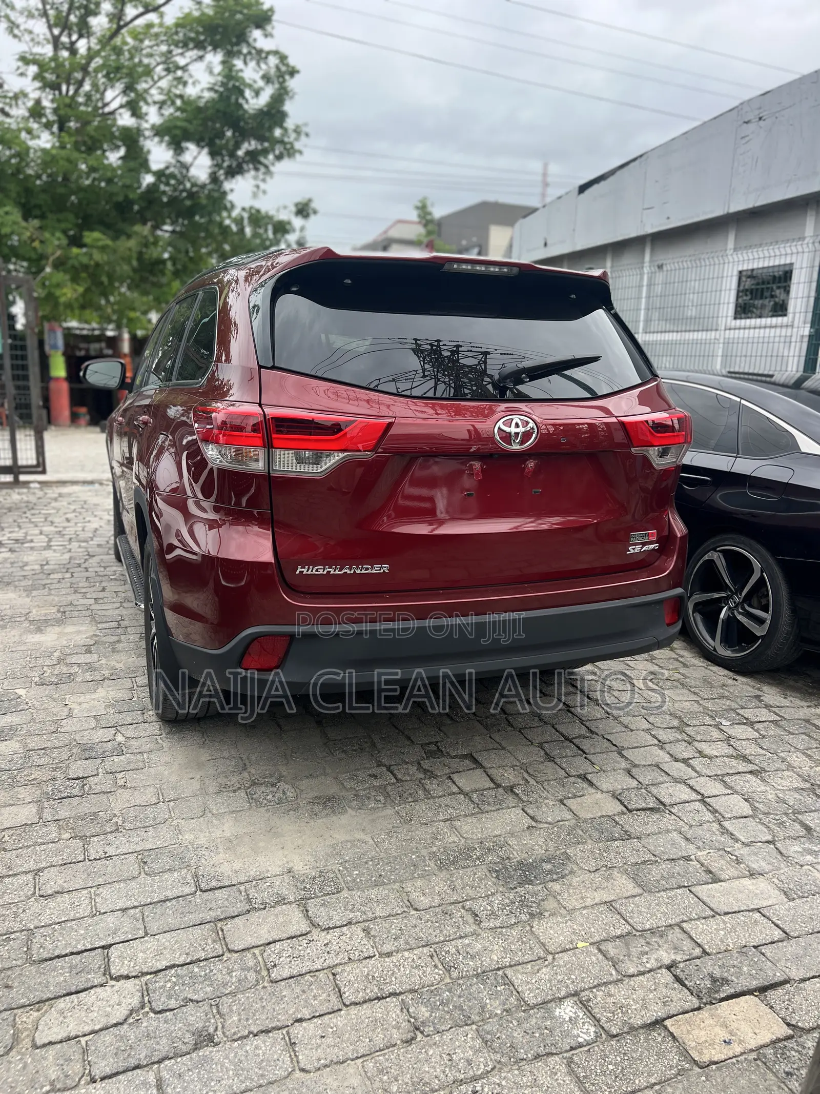 Toyota Highlander SE 4x4 V6 (3.5L 6cyl 8A) 2018 Maroon