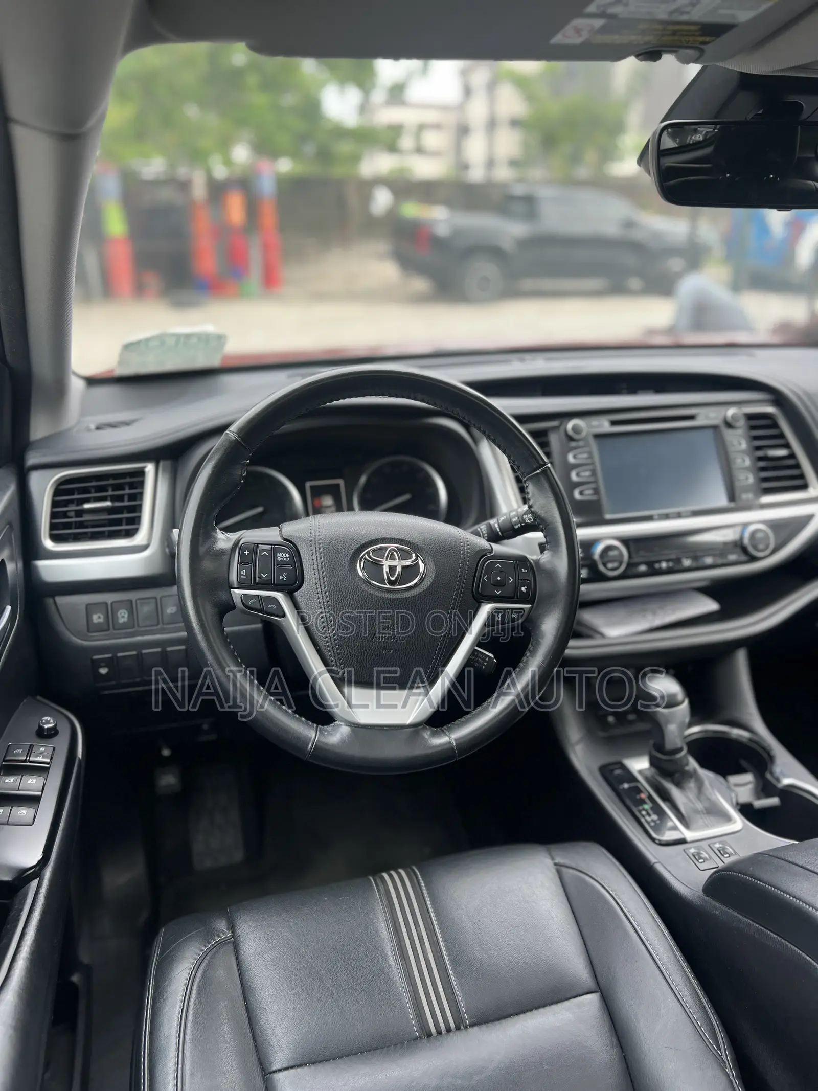Toyota Highlander SE 4x4 V6 (3.5L 6cyl 8A) 2018 Maroon
