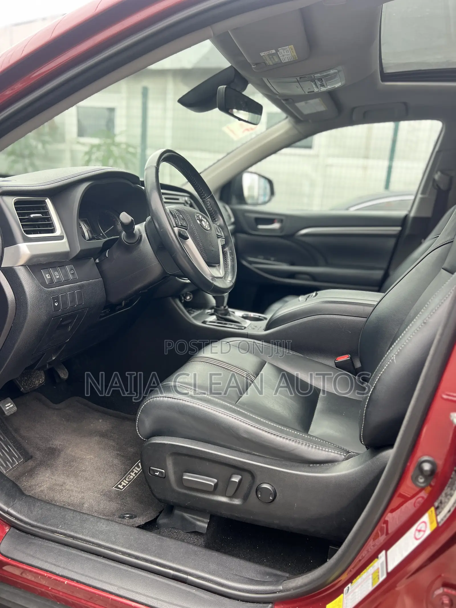 Toyota Highlander SE 4x4 V6 (3.5L 6cyl 8A) 2018 Maroon