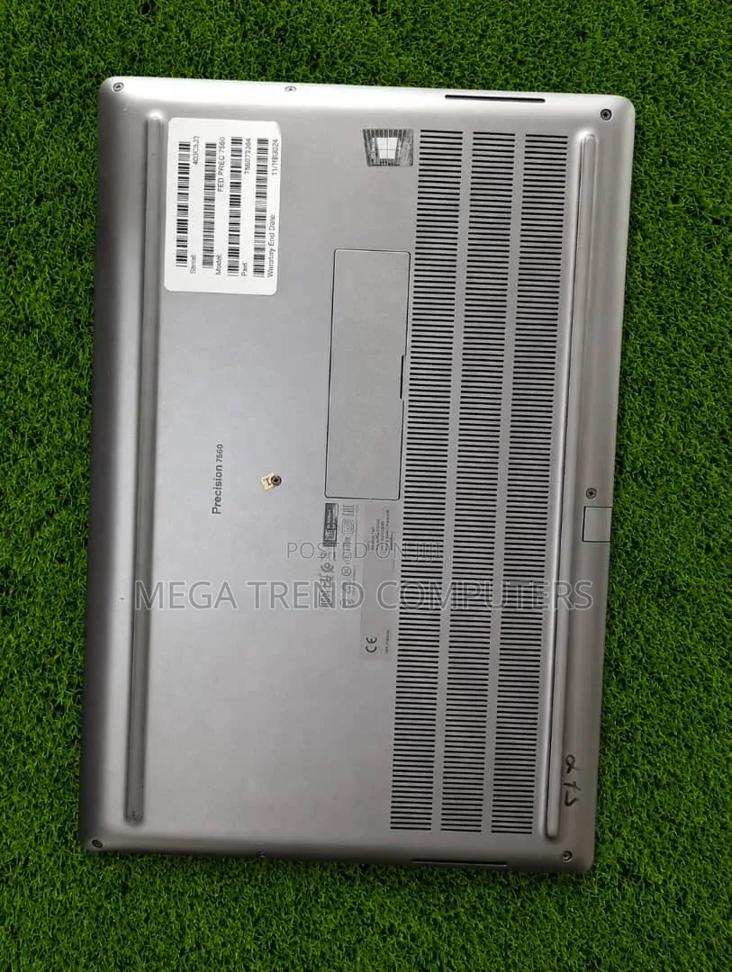 Laptop Dell Precision 7560 32GB Intel Core i9 SSD 1T