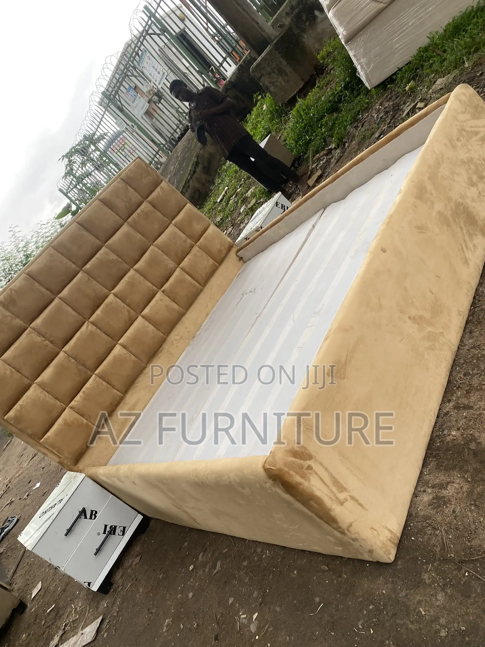 6 by 6 Padded Bedframe No Bedside