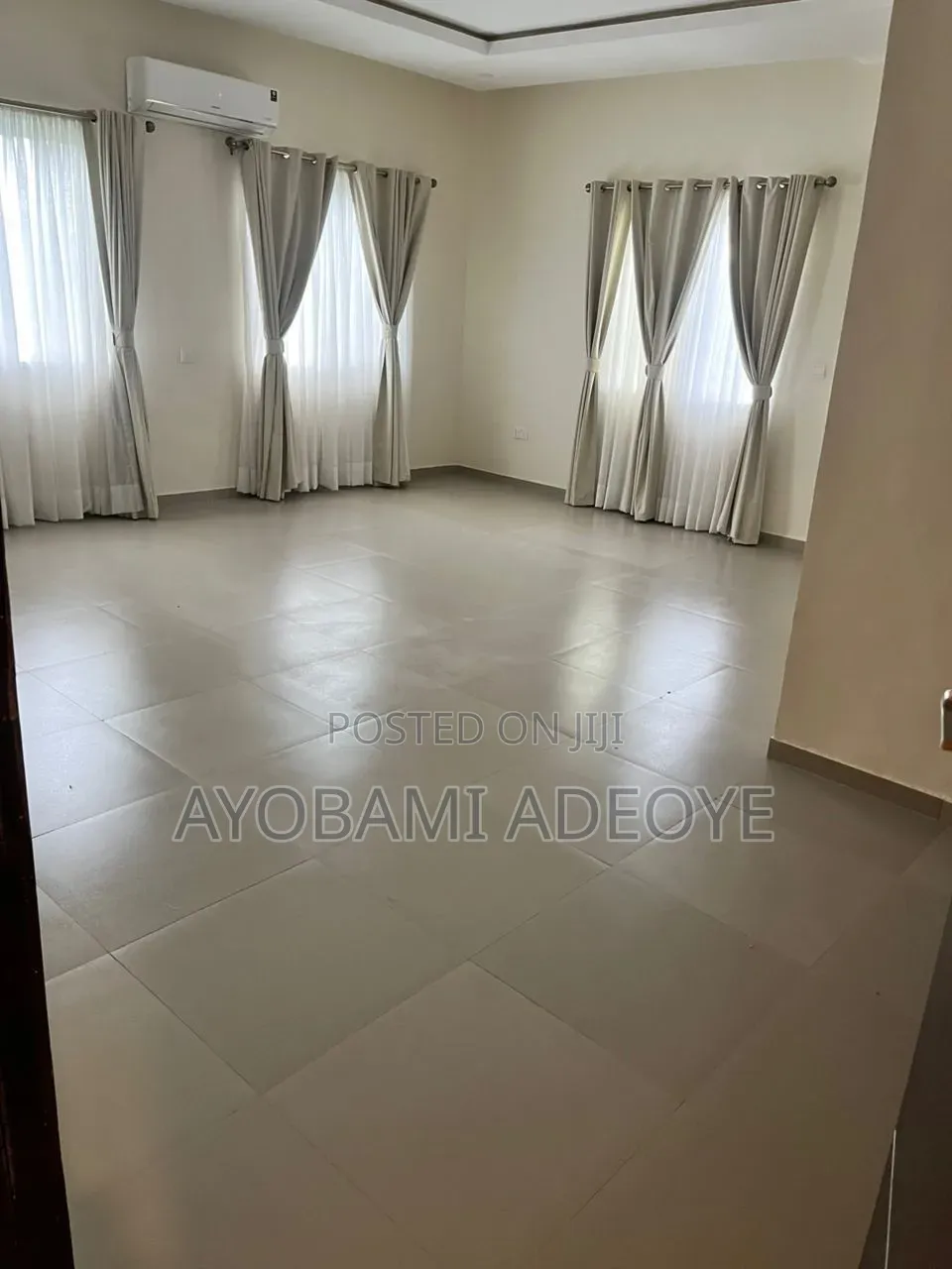 3bdrm Apartment in Oroke Drive, Old Ikoyi for rent