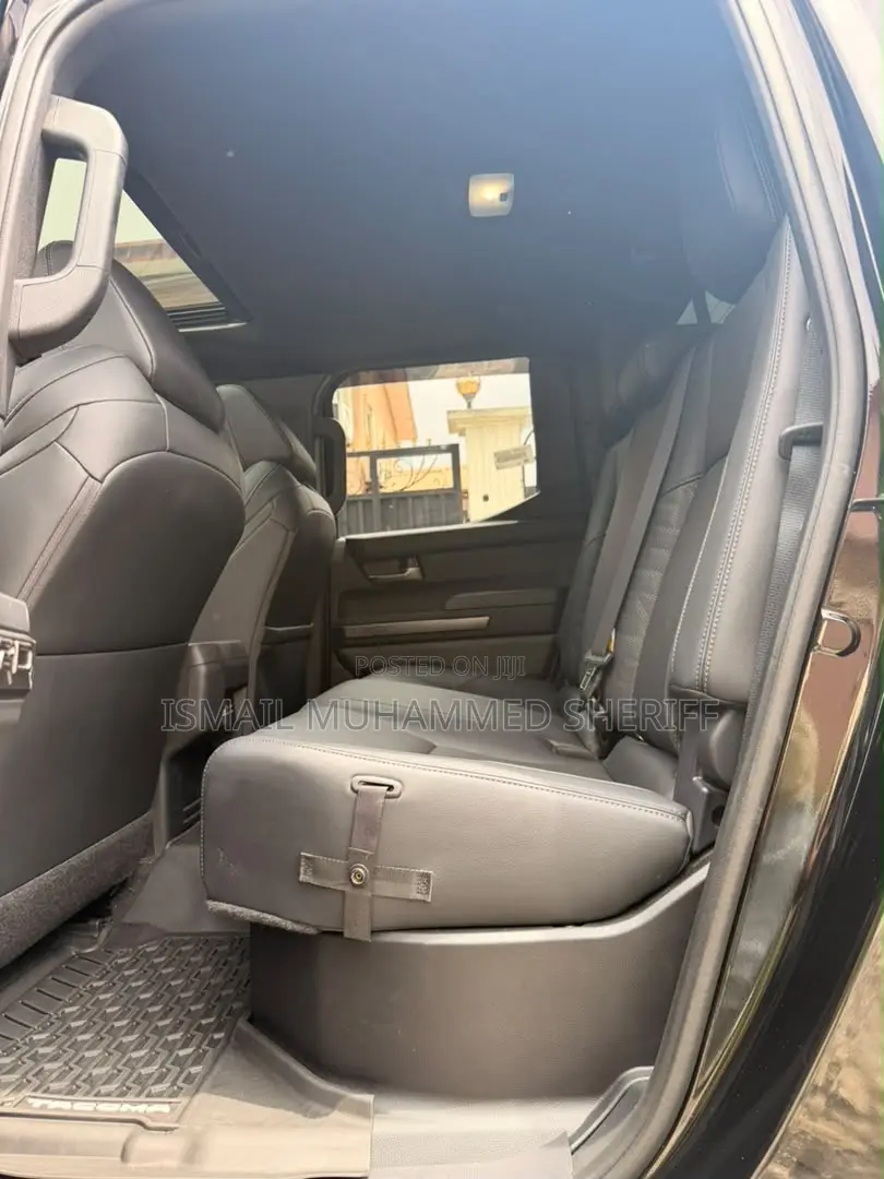 Toyota Tacoma 2025 Black