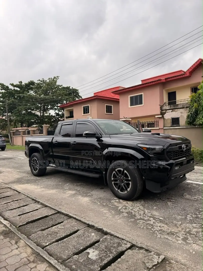 Toyota Tacoma 2025 Black