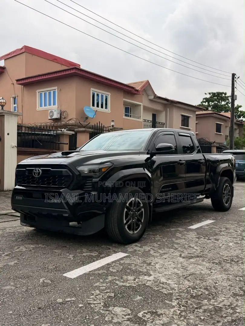 Toyota Tacoma 2025 Black