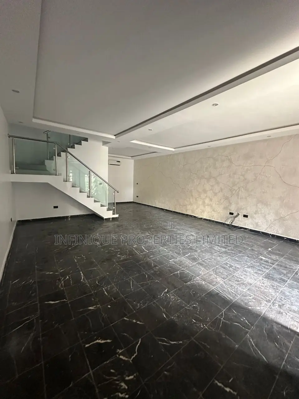 4bdrm Townhouse / Terrace in Ikoyi for rent