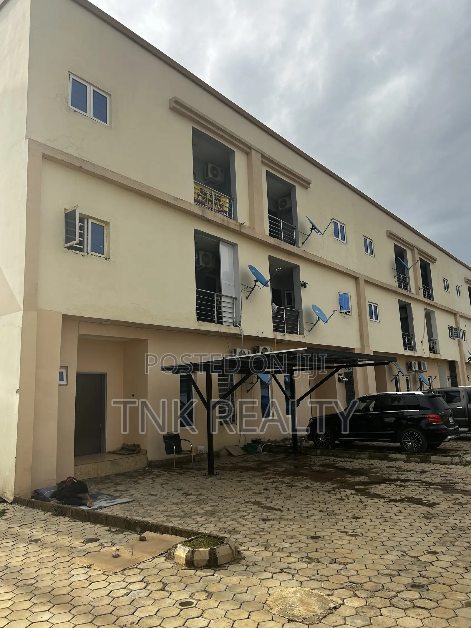 Furnished 1bdrm Apartment in Katampe (Main) for sale
