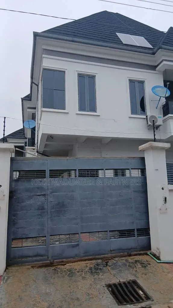 4bdrm Duplex in Tulip Haven Est for sale