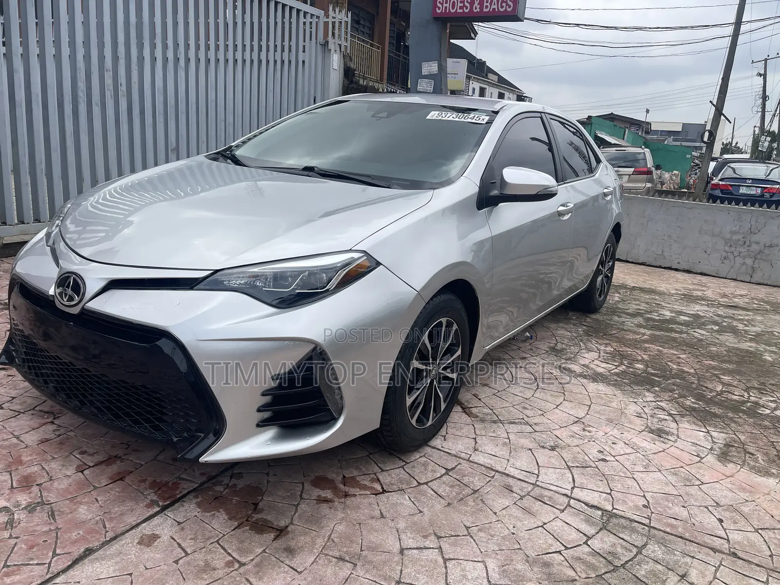 Toyota Corolla SE (1.8L 4cyl 2A) 2018 Silver