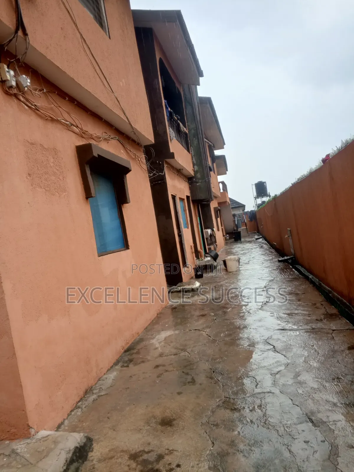 3bdrm Block of Flats in Excellence Success, Abaranje for sale