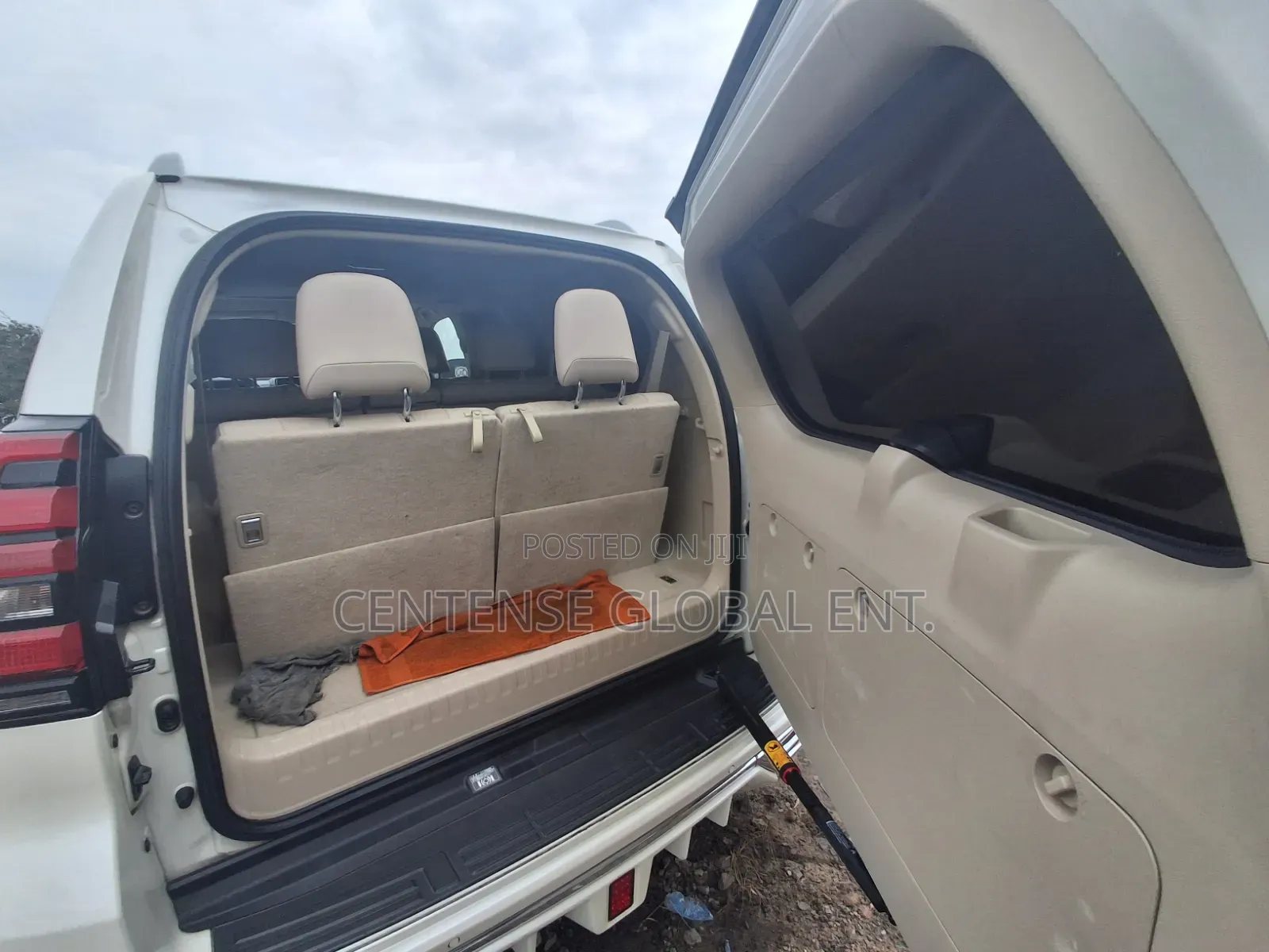 Toyota Land Cruiser Prado 2023 White