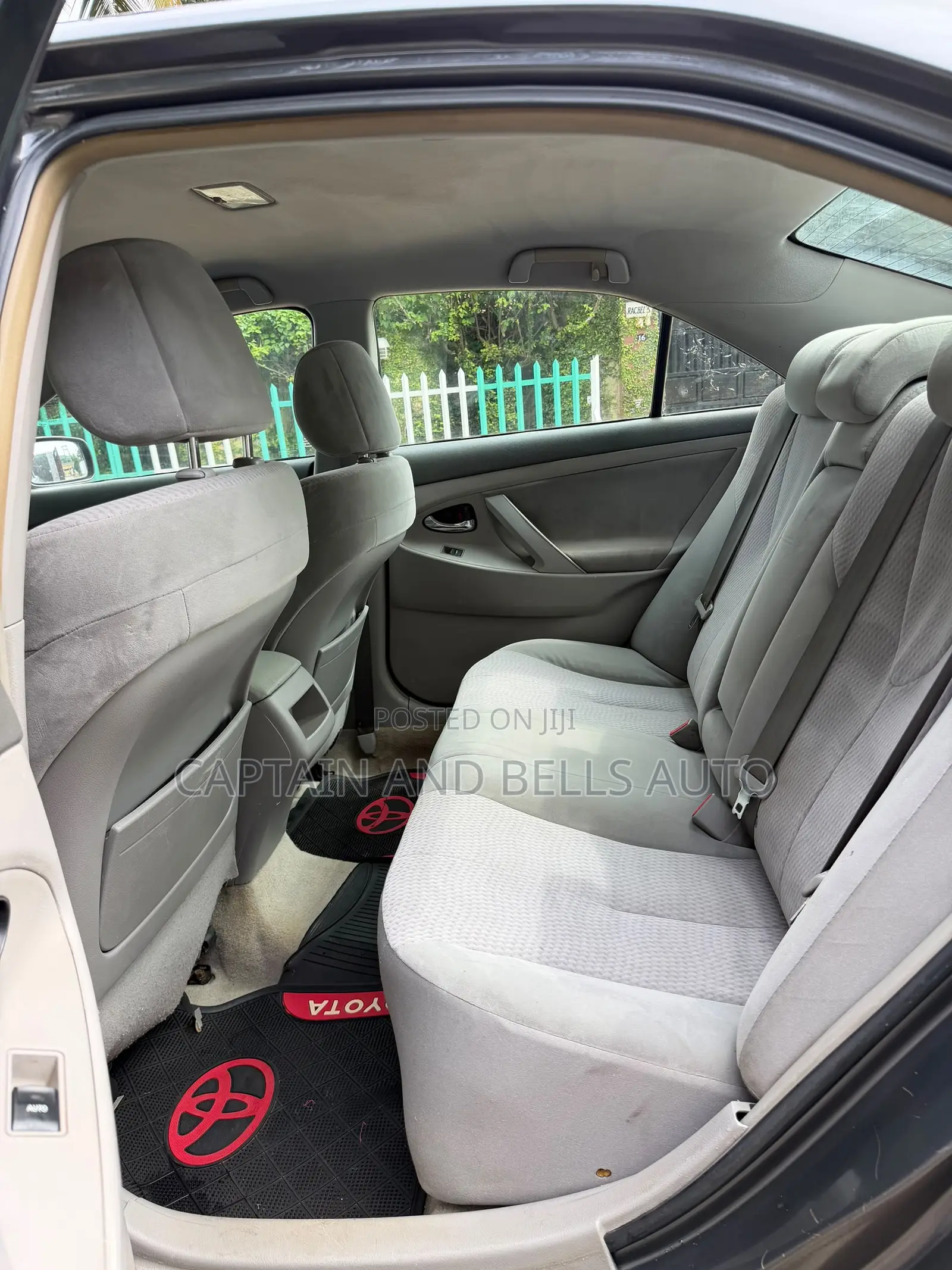 Toyota Camry LE 4dr Sedan (2.5L 4cyl 6AM) 2010 Gray