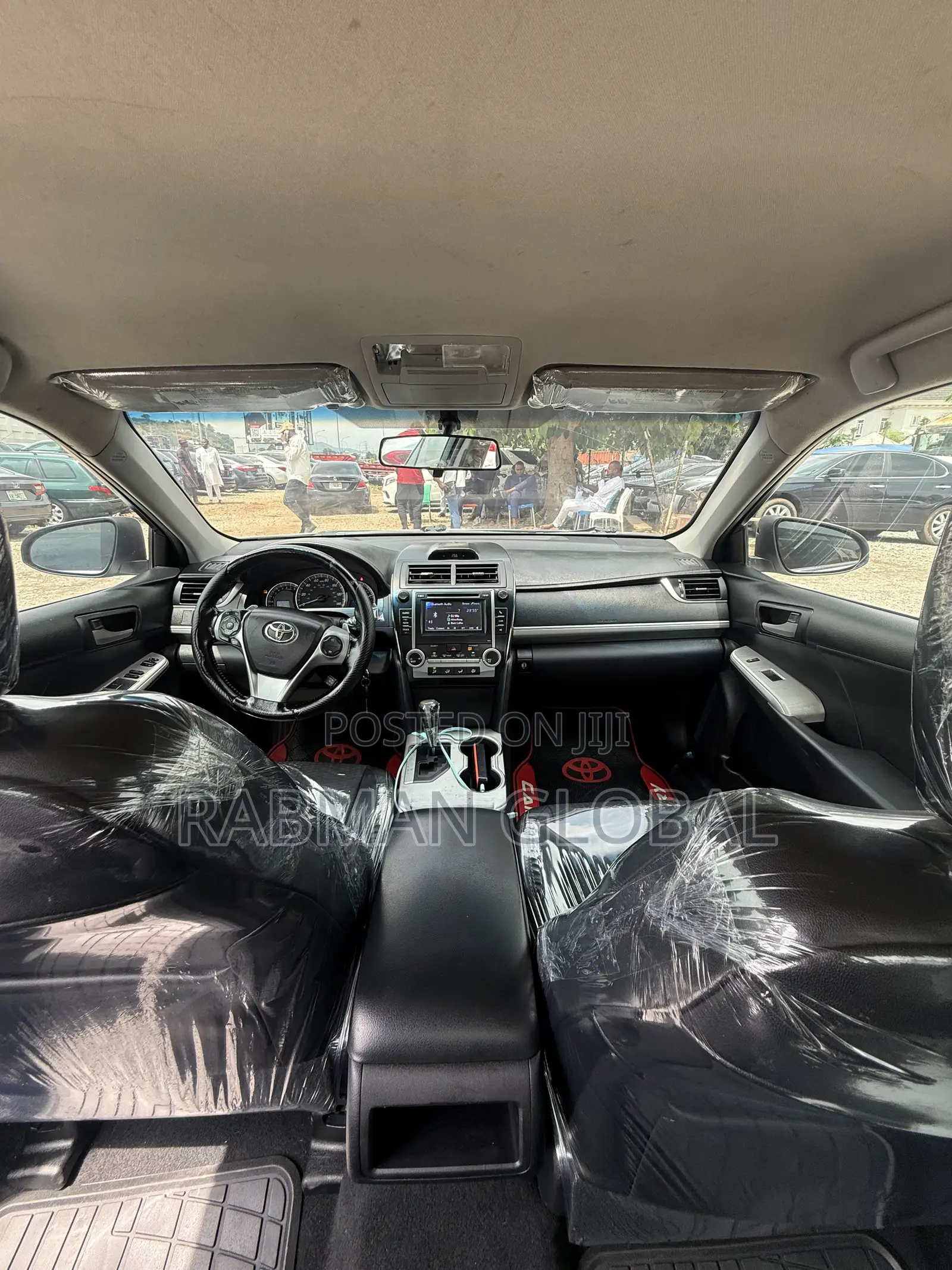 Toyota Camry SE 4dr Sedan (2.5L 4cyl 6A) 2013 Silver