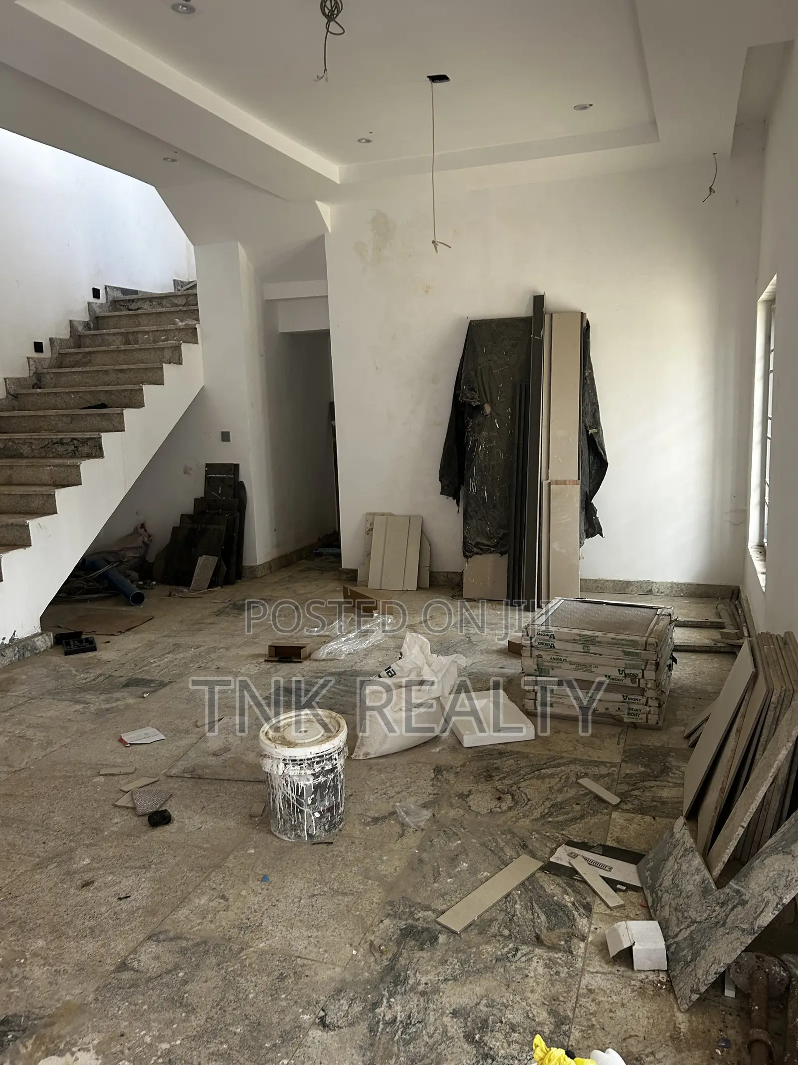 Furnished 5bdrm Duplex in Jahi for sale